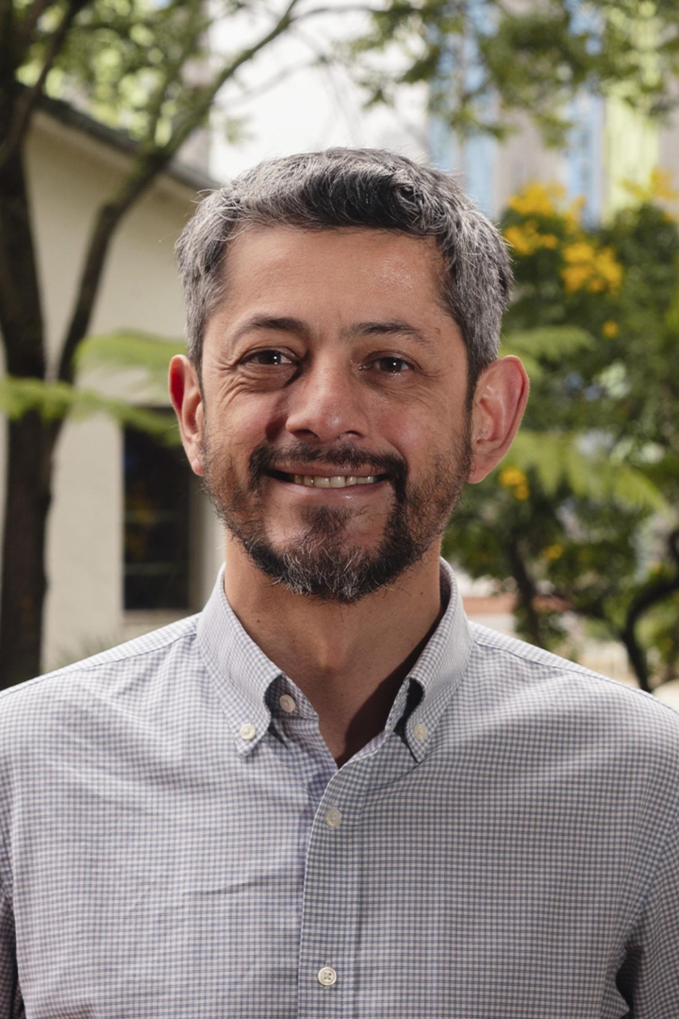 Becerra, Oscar