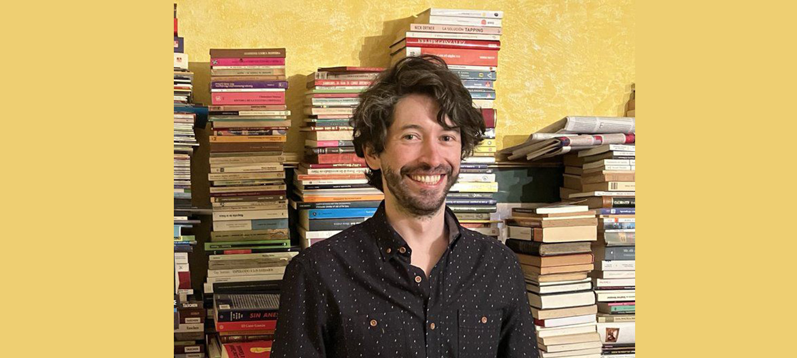 Nicolas-de-Roux-IEA-desk.jpg