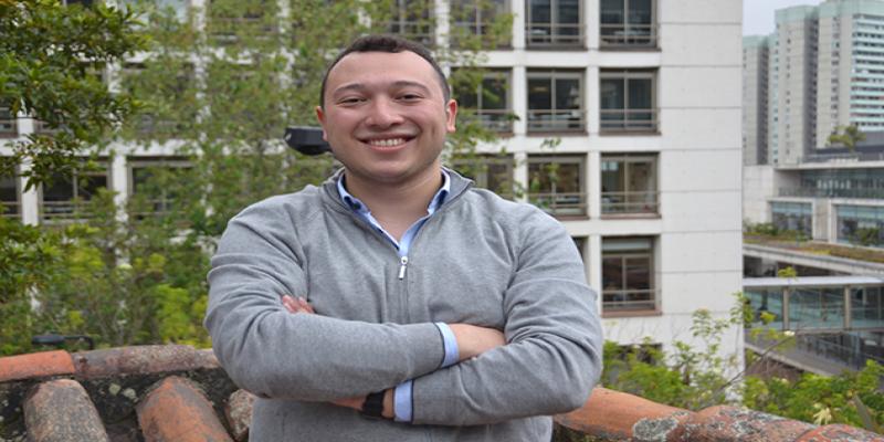 Andres-Davila-premio-Asobancaria Andres-Davila-premio-Asobancaria