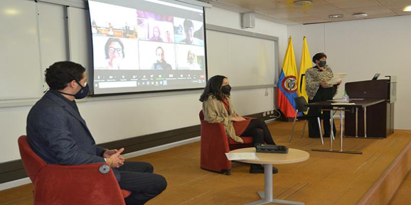 Premios-mejores-tesis-o-trabajos-de-grado-2020-mini Premios-mejores-tesis-o-trabajos-de-grado-2020-mini