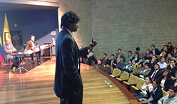 Imagen Sendhil Mullainathan