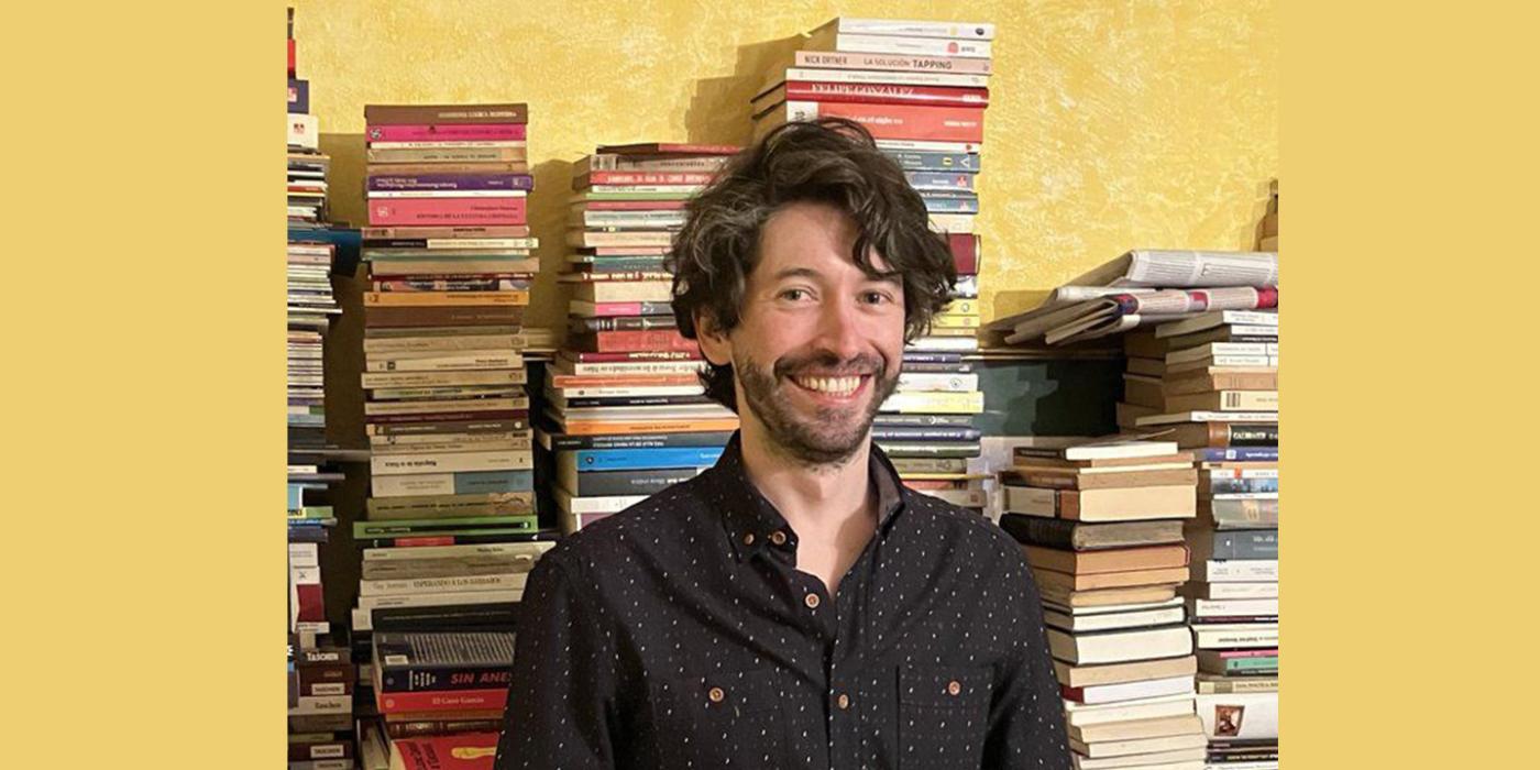 Nicolas-de-Roux-IEA-desk.jpg