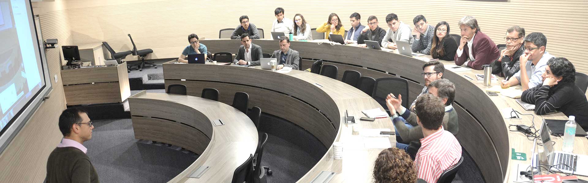 programas-escuela-de-posgrados-maestria-en-economia-descripcion